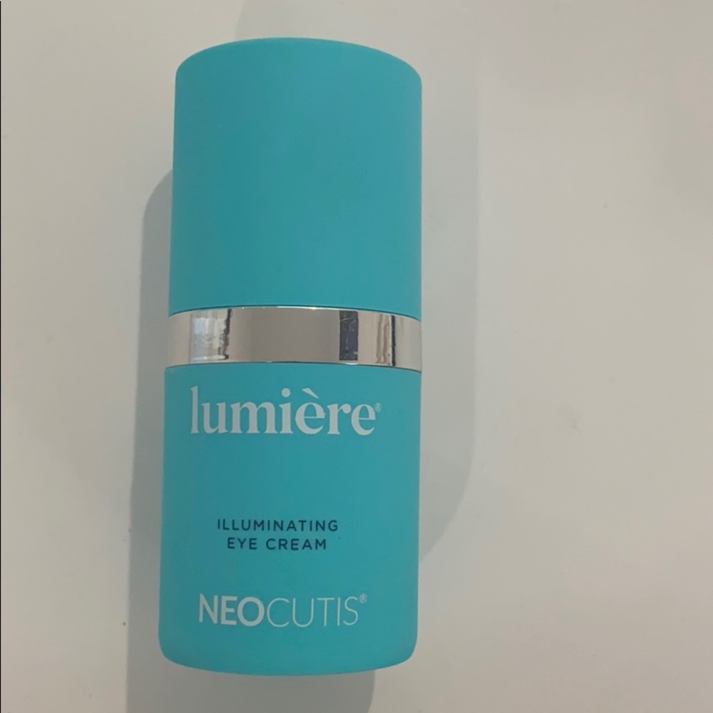 🧖🏻‍♀️Neocutis : BioCream Smoothing & Tightening